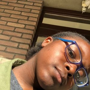 Meet your Posher, Ines